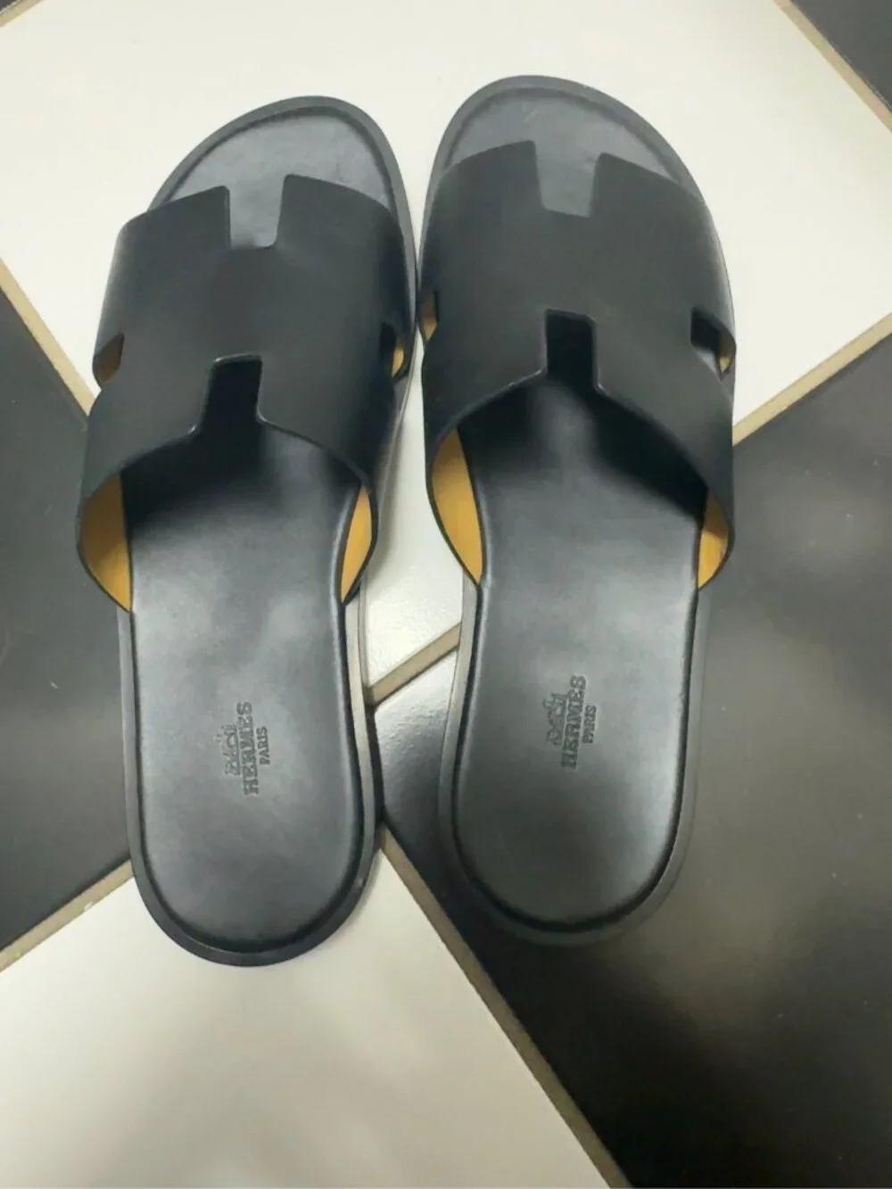 Hermès Izmir Black Leather H Sandals Men’s EU 45